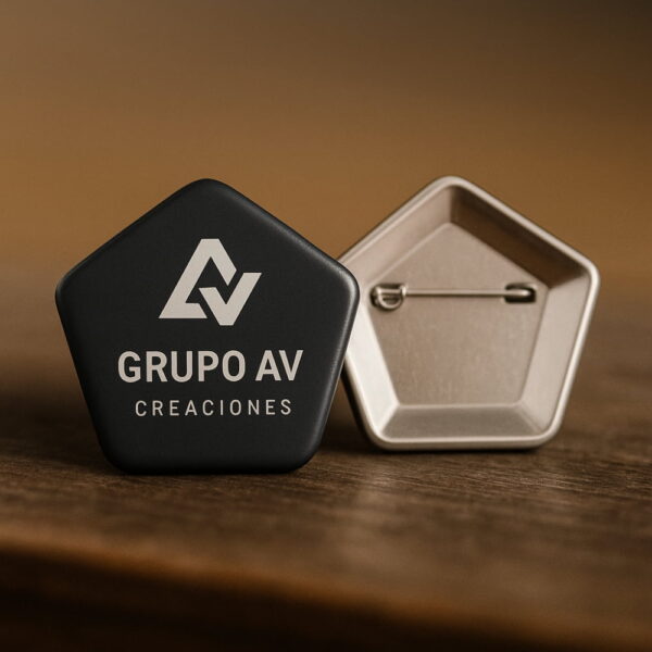 CHAPITA ALFILER PENTAGONAL 58X60 MM - Imagen 2